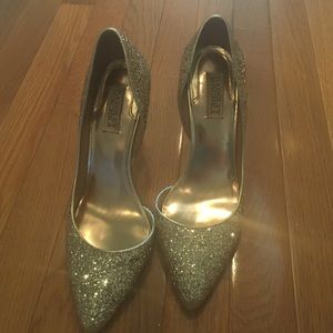 Badgley Mischka Gold Glitter Pumps