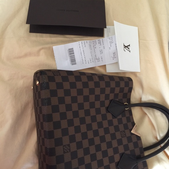 Louis Vuitton Kensington!!! WILLING TO DROP PRICE