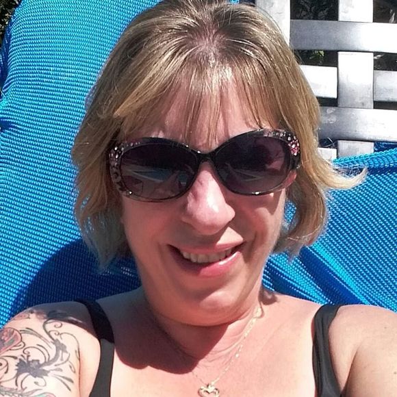 Meet your Posher, Shirley - Picture 1 of 1