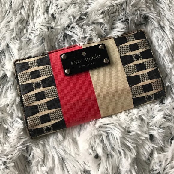 kate spade Handbags - {kate spade} wallet 🍁🎃