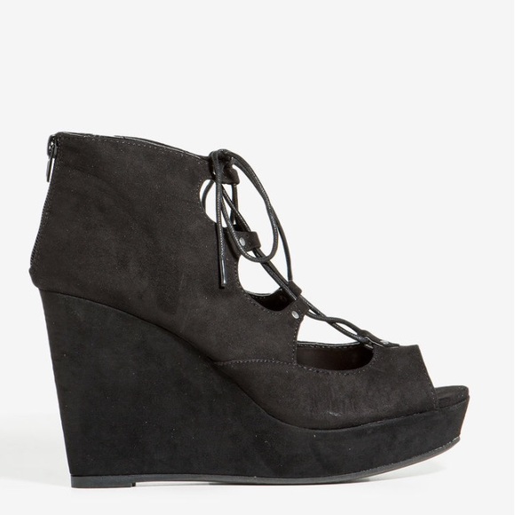 Final 👏🏻New in a box black pumps size 6 - Picture 3 of 3