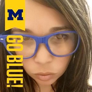 Meet your Posher, Lenys