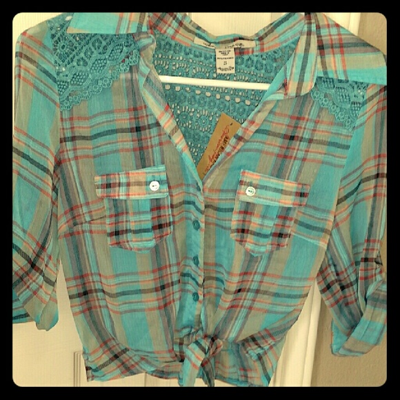 Blue button down crop - Picture 1 of 3