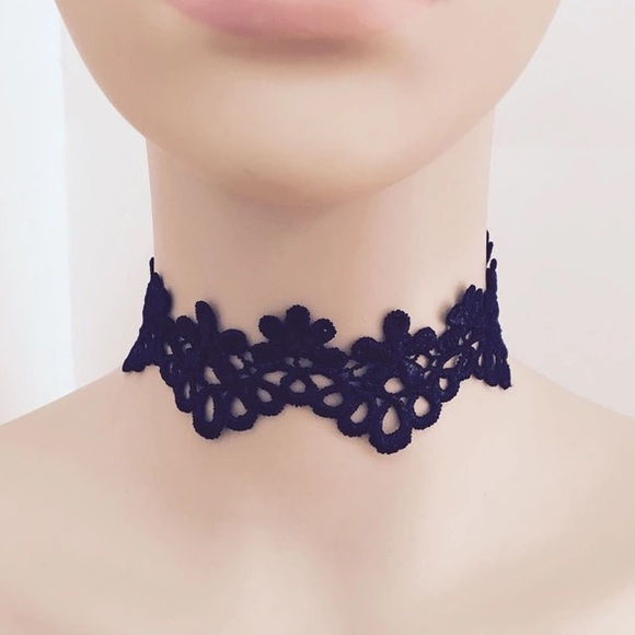 Jewelry - 💟Thick Lace Design Choker💟