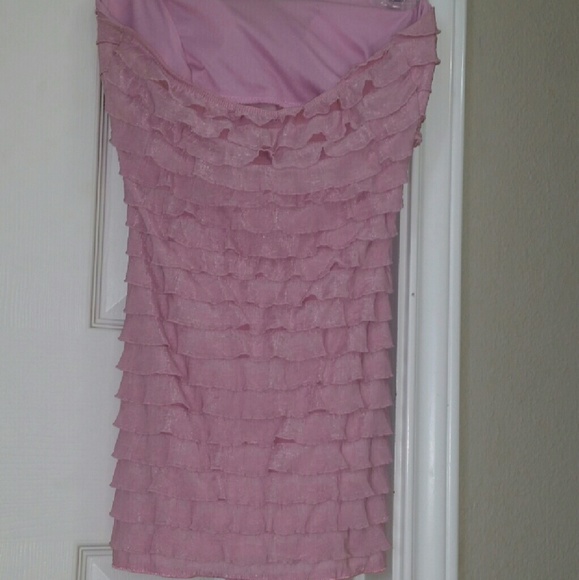 Ruffled strapless top - Picture 2 of 2