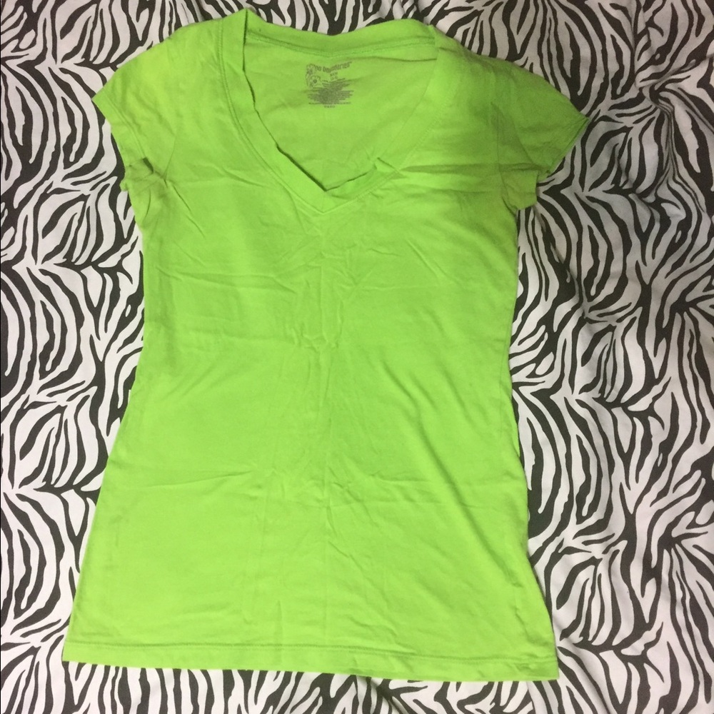 Basic green shirt sleeve shirt