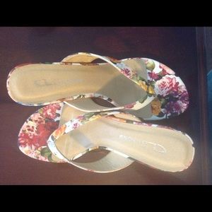 Floral sanded wedges