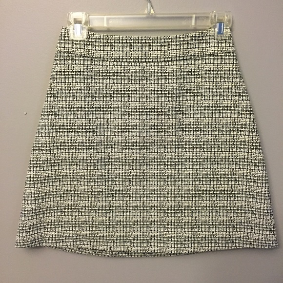 Size 0 Express houndstooth skirt