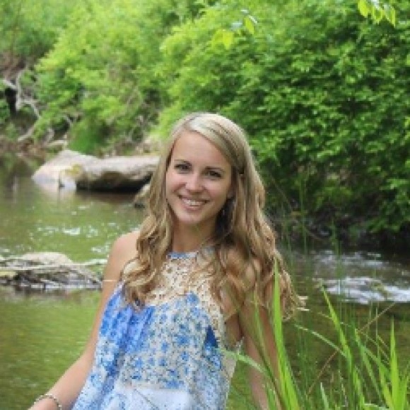 Meet your Posher, Madison - Picture 1 of 1