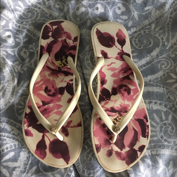 Juicy couture flip flops