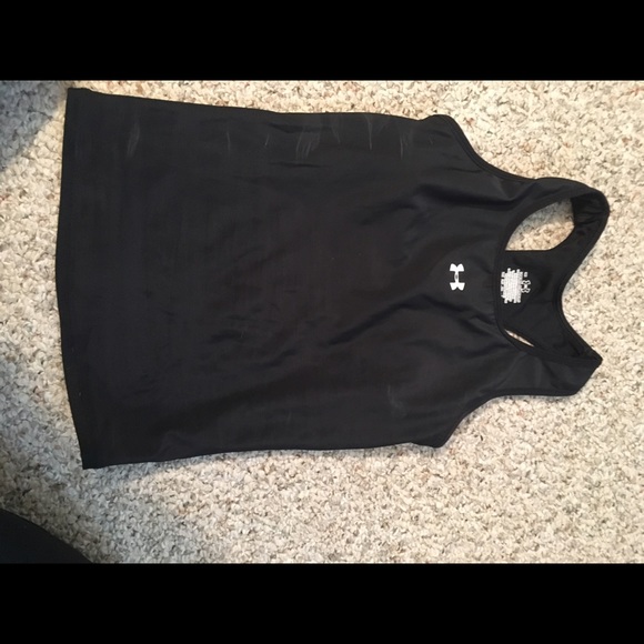 Black under armour tank