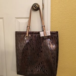 NWT MICHAEL KORS Metallic tote/shoulder bag.