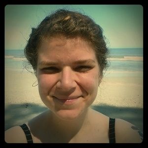 Meet your Posher, Abigail