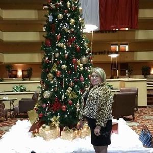 Meet your Posher, Lori