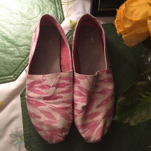 *must go* accepting any and all offers! ✌🏼️