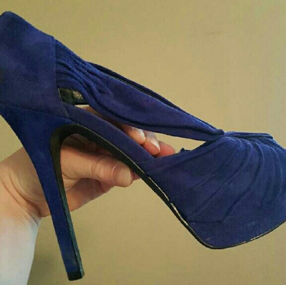 Jessica Simpson pumps