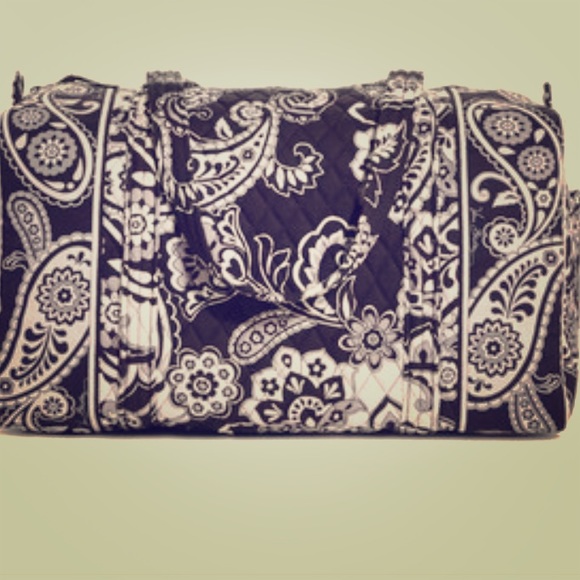 Vera Bradley duffel bag in midnight size small