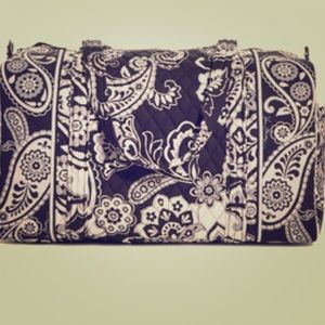 Vera Bradley duffel bag in midnight size small