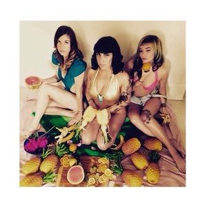 Meet your Posher, Leyton