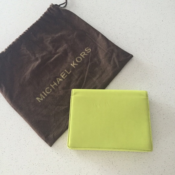 Micheal Kors envelope clutch - Picture 4 of 4