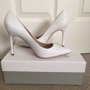 Charles David Katya pointed pump