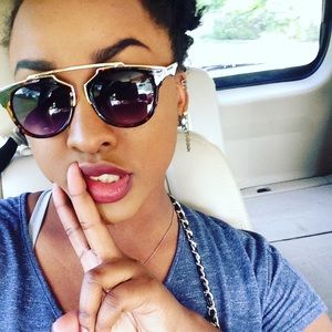 Meet your Posher, Shoniece