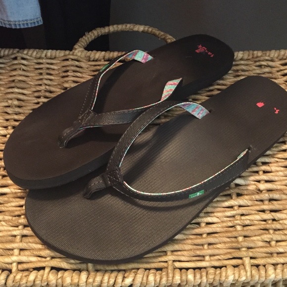 Sanuk flip flops