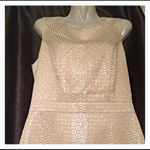 Banana Republic Dresses & Skirts - Banana Republic Square Patterned Dress