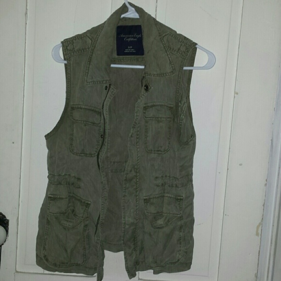 American Eagle utility vest