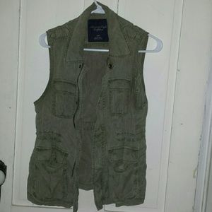 American Eagle utility vest