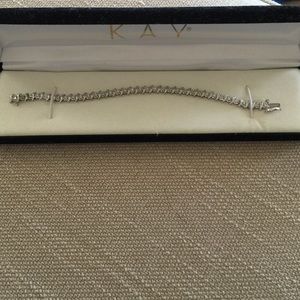 Diamond tennis bracelet