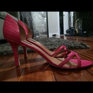 Brand new 3inch Ann Taylor pink snake skin heels.