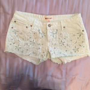 Size 28 adorable ROXY shorts