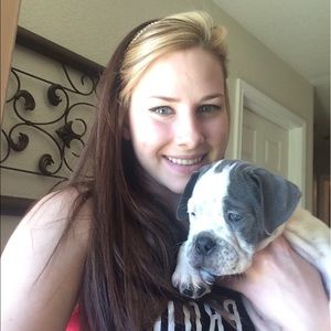 Meet your Posher, Emily