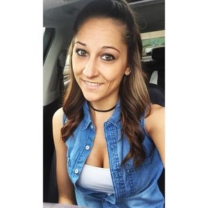 Meet your Posher, Arielle