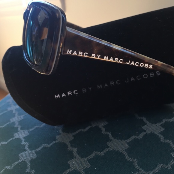 Marc by Marc Jacobs Polarized Sunglasses - Picture 2 of 4
