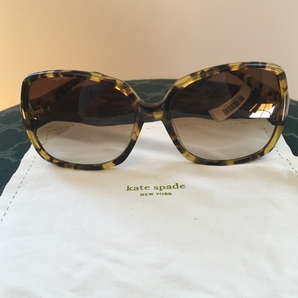 kate spade Accessories - ☀️NWT: Kate Spade Aspen Sunglasses☀️update w case