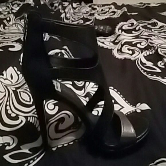 Black/ bronze  heels