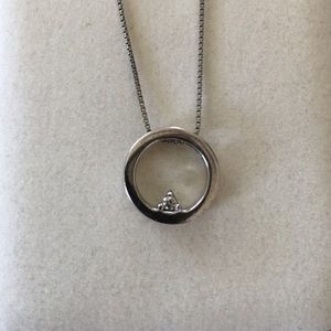 Necklace with single diamond