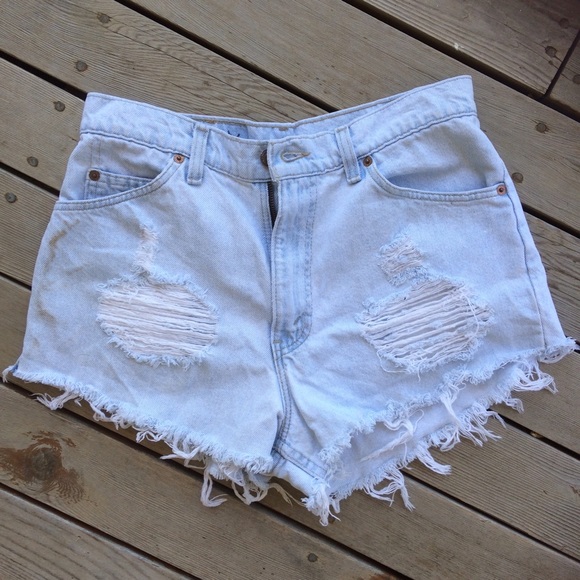 High Waisted Levi Shorts 🔺