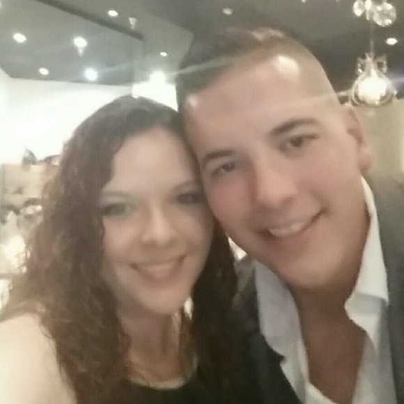 Meet your Posher, Hiliary - Picture 1 of 1