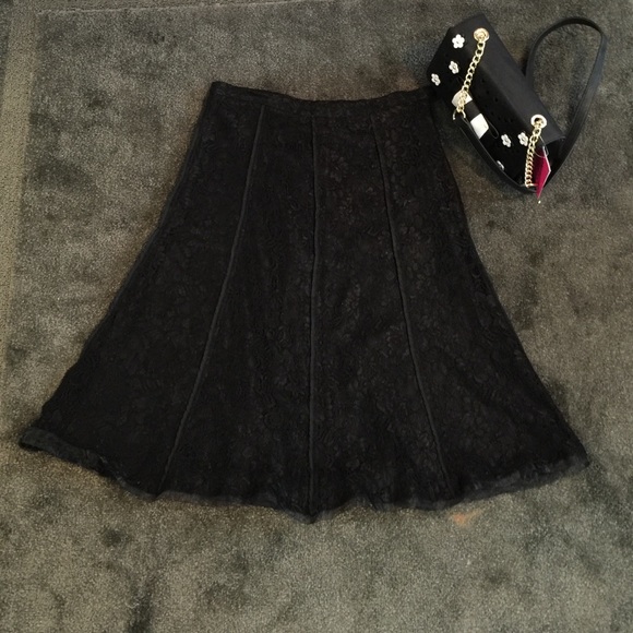 Beautiful Zoey lace black skirt size 4 - Picture 1 of 3