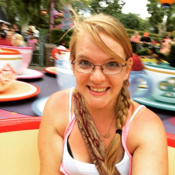 Meet your Posher, Laura