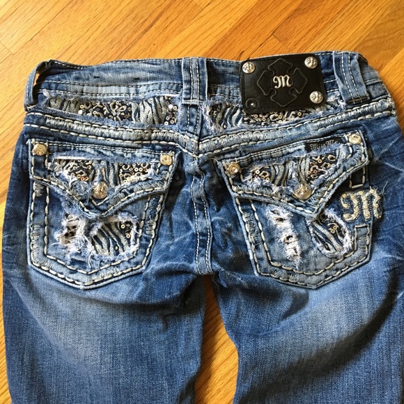 Miss Me Capri Jeans - Picture 2 of 4