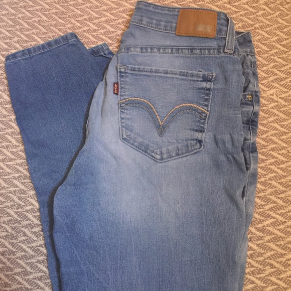 Levi jeans