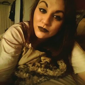 Meet your Posher, Elyse
