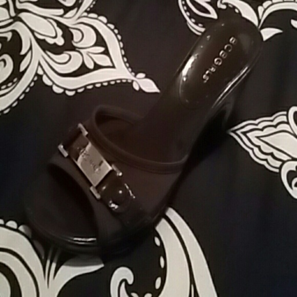 Shoes - Picture 1 of 4