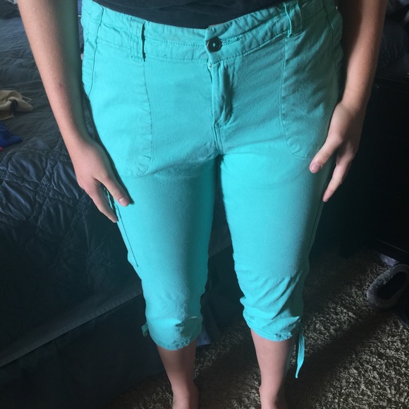 Cute capris - Picture 3 of 4