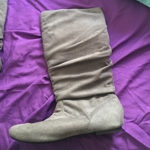 Never worn grey boots