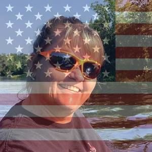 Meet your Posher, Hallie